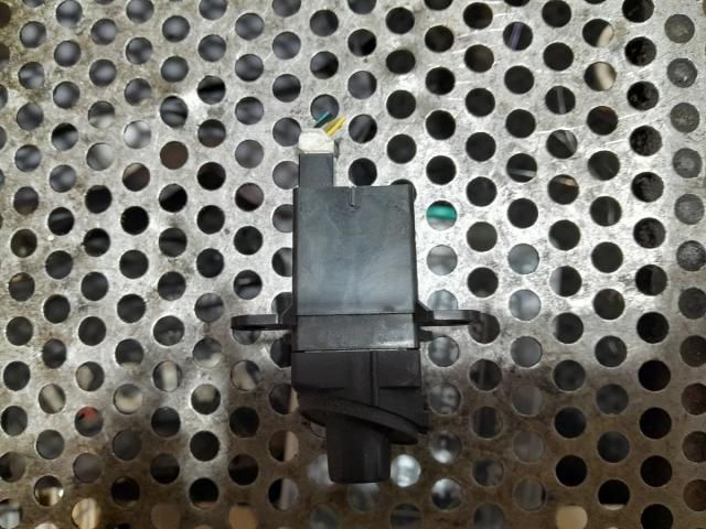 bontott HONDA CIVIC VIII Fényszórómagasság Állító Kapcsoló