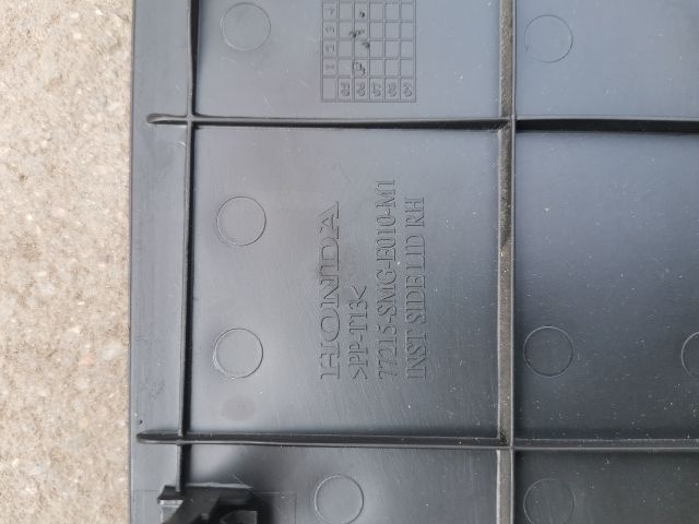 bontott HONDA CIVIC VIII Jobb Alsó Műszerfal Burkolat