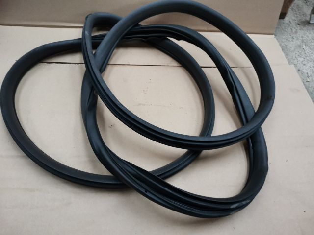 bontott HONDA CIVIC VIII Jobb első Gumikéder