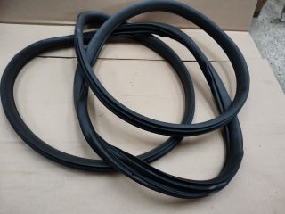 bontott HONDA CIVIC VIII Jobb első Gumikéder