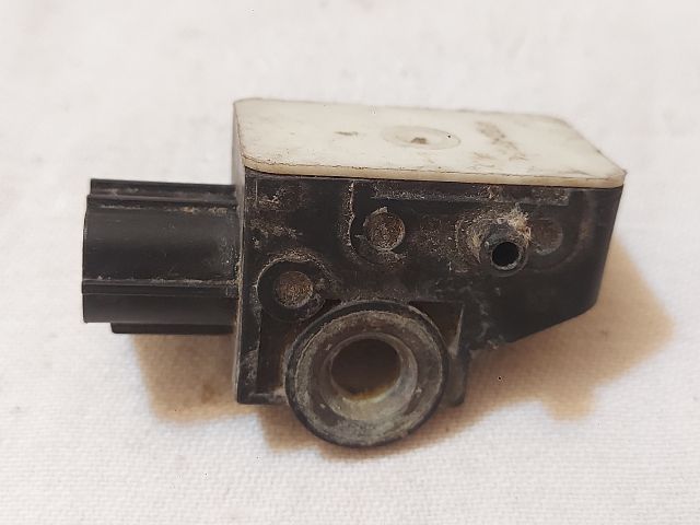 bontott HONDA CIVIC VIII Jobb első Ütközés Érzékelő (Homlokfalon)