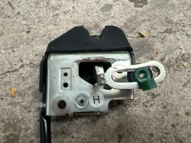 bontott HONDA CIVIC VIII Motorháztető Zárszerkezet