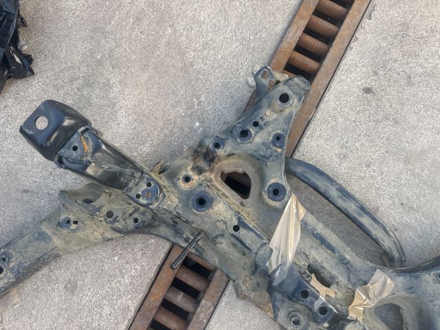 bontott HONDA CIVIC X Első Bölcső