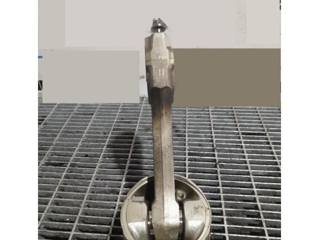 bontott HONDA CR-V Dugattyú