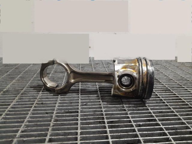 bontott HONDA CR-V Dugattyú