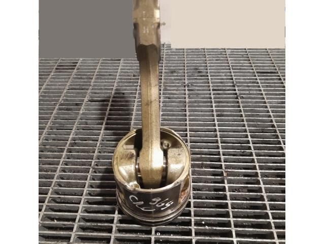 bontott HONDA CR-V Dugattyú