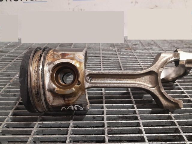 bontott HONDA CR-V Dugattyú