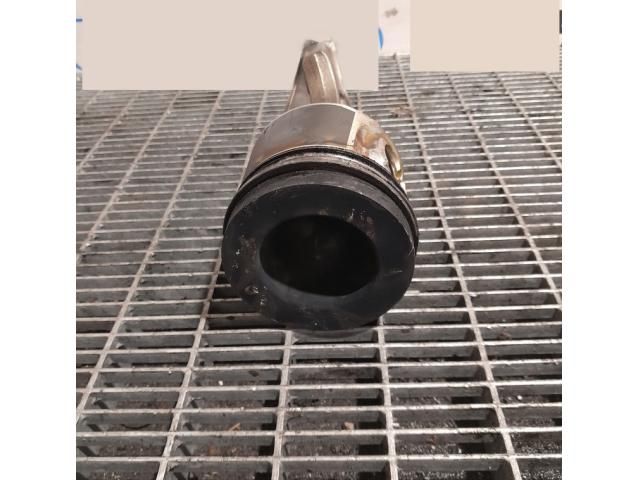 bontott HONDA CR-V Dugattyú