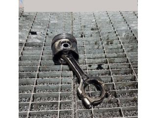 bontott HONDA CR-V Dugattyú