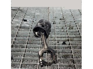 bontott HONDA CR-V Dugattyú