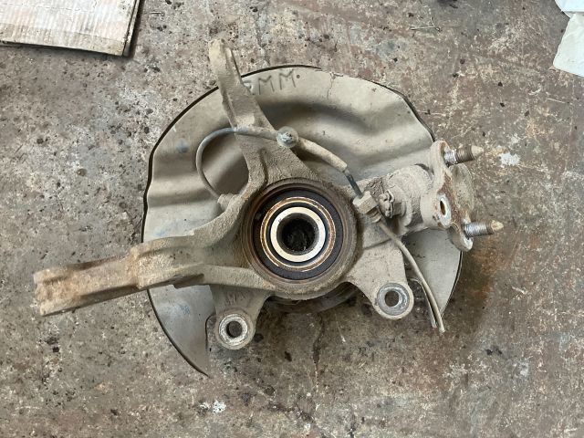 bontott HONDA CR-V Jobb első Csonkállvány Kerékaggyal