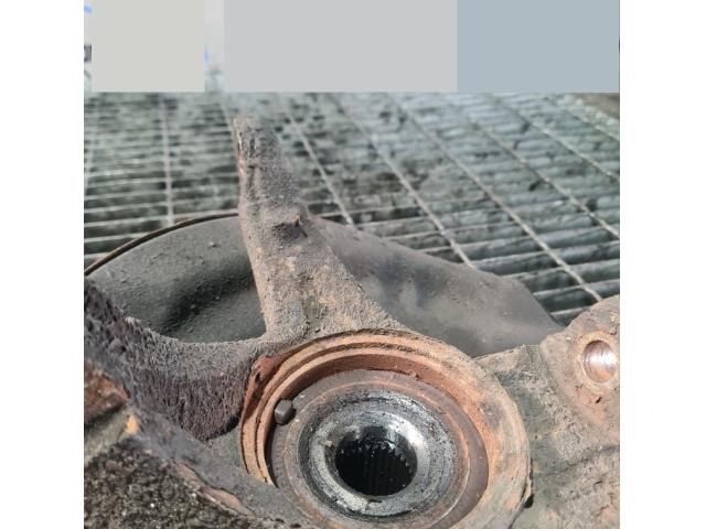 bontott HONDA CR-V Jobb első Csonkállvány