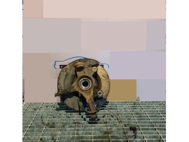 bontott HONDA CR-V Jobb első Csonkállvány