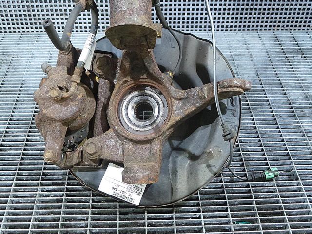 bontott HONDA CR-V Jobb első Csonkállvány