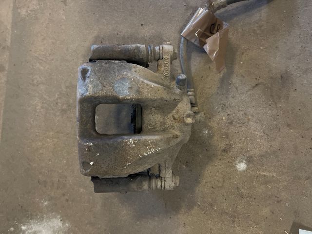 bontott HONDA CR-V Jobb első Féknyereg Munkahengerrel