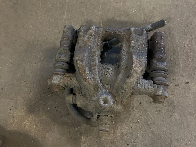 bontott HONDA CR-V Jobb hátsó Féknyereg Munkahengerrel