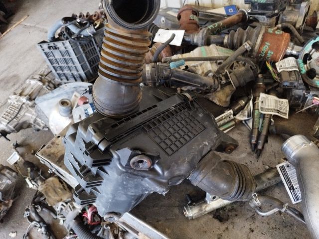 bontott HONDA CR-V Légszűrő Ház