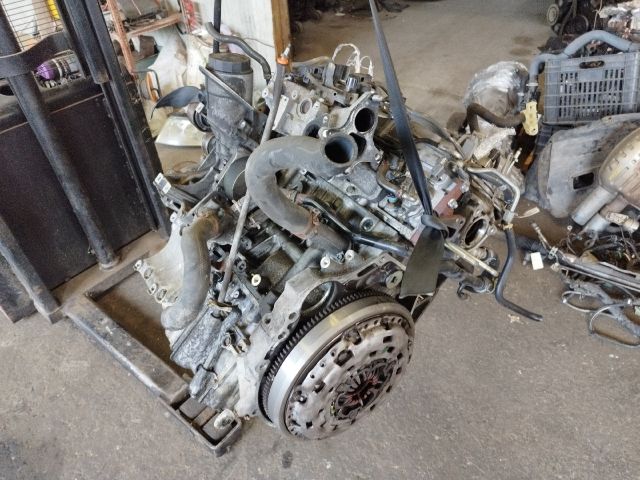 bontott HONDA CR-V Motor (Fűzött blokk hengerfejjel)