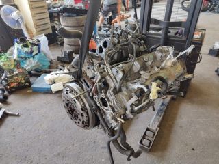 bontott HONDA CR-V Motor (Fűzött blokk hengerfejjel)