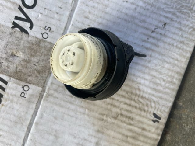 bontott HONDA CR-V Tanksapka