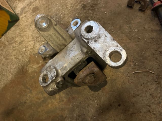 bontott HONDA CR-V Váltó Tartó Bak (Pozíciófüggetlen)