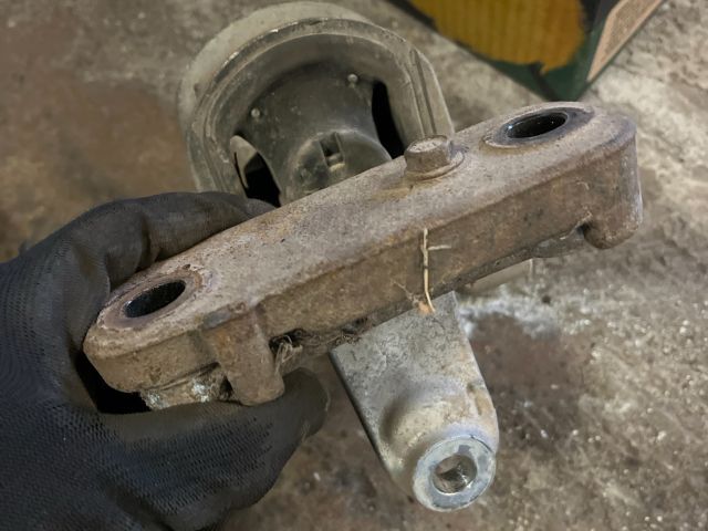 bontott HONDA CR-V Váltó Tartó Bak (Pozíciófüggetlen)