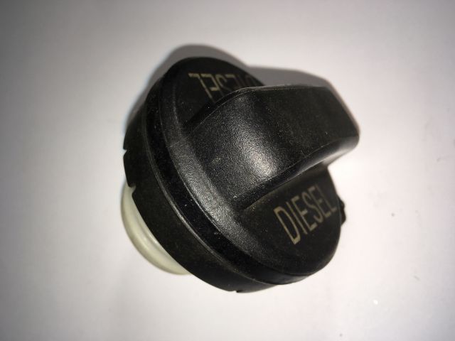 bontott HONDA CR-V Tanksapka