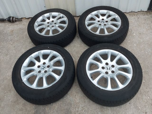 bontott HONDA CR-V Alufelni Szett Gumival