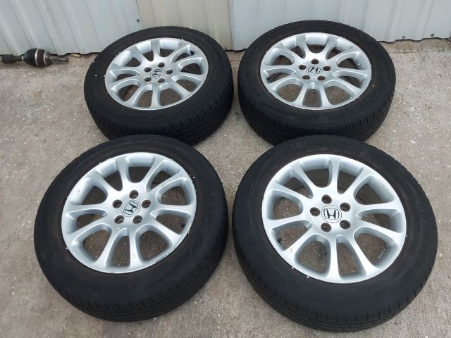 bontott HONDA CR-V Alufelni Szett Gumival