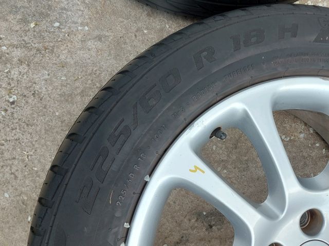 bontott HONDA CR-V Alufelni Szett Gumival