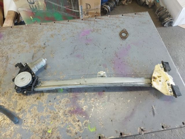 bontott HONDA CR-V Bal első Ablakemelő Szerkezet (Elektromos)