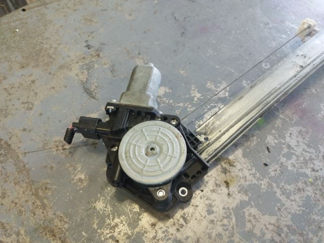 bontott HONDA CR-V Bal első Ablakemelő Szerkezet (Elektromos)