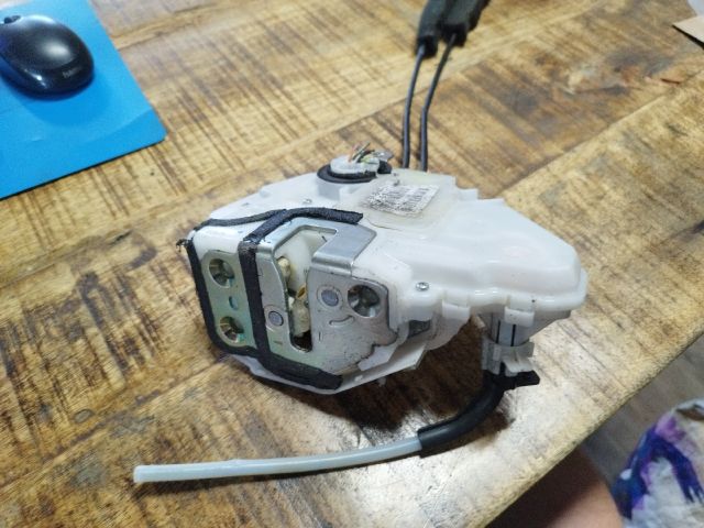 bontott HONDA CR-V Bal első Ajtózár