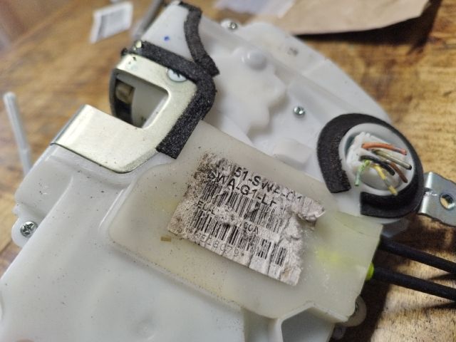 bontott HONDA CR-V Bal első Ajtózár