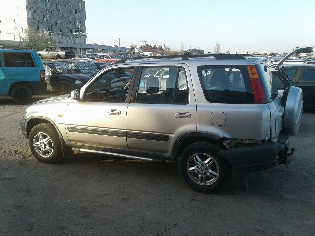 bontott HONDA CR-V Bal első Gumikéder