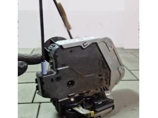 bontott HONDA CR-V Bal hátsó Ajtózár