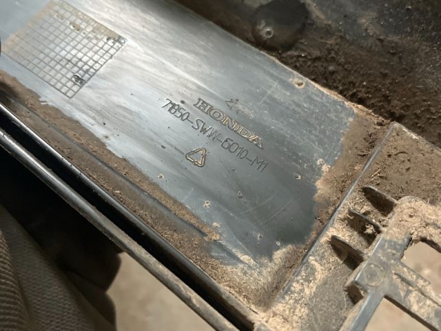 bontott HONDA CR-V Bal Küszöb