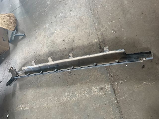 bontott HONDA CR-V Bal Küszöb