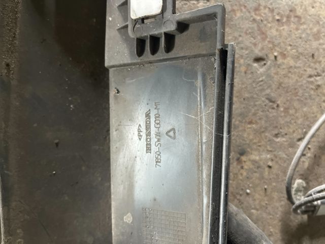 bontott HONDA CR-V Bal Küszöb