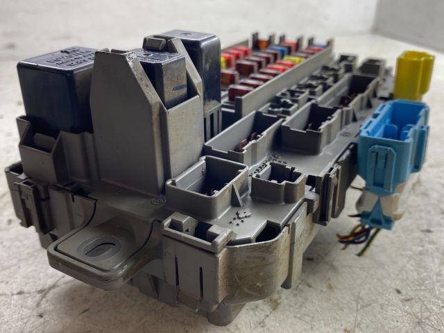 bontott HONDA CR-V Biztosítéktábla Doboz