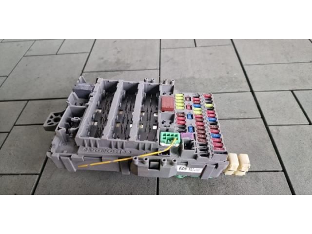 bontott HONDA CR-V Biztosítéktábla Utastér