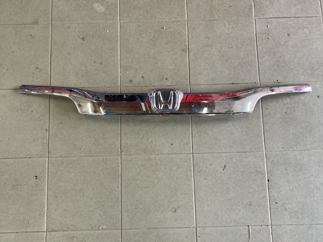 bontott HONDA CR-V Csomagtérajtó Díszléc