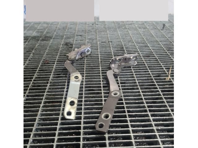 bontott HONDA CR-V Csomagtérajtó Zsanér