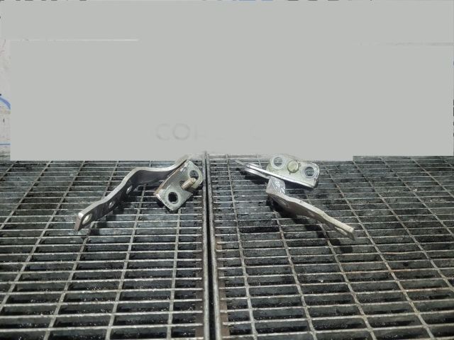 bontott HONDA CR-V Csomagtérajtó Zsanér