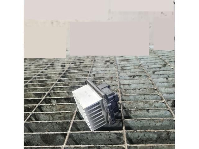 bontott HONDA CR-V Előtét Ellenállás Fűtőmotor