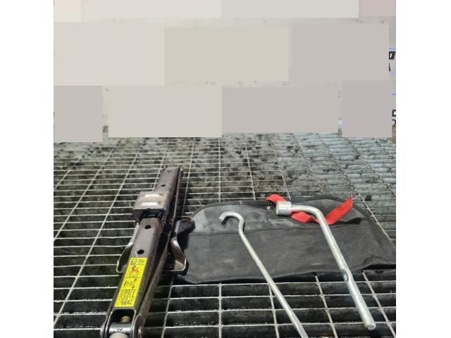 bontott HONDA CR-V Emelő