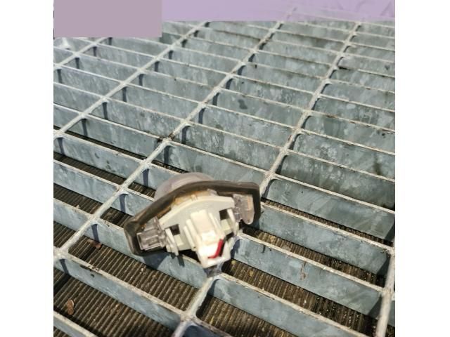 bontott HONDA CR-V Hátsó Rendszámtábla Világítás