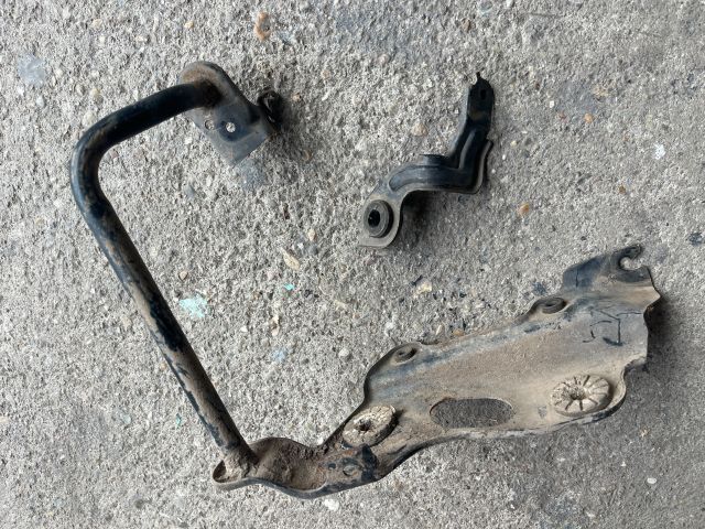 bontott HONDA CR-V Intercooler Tartó