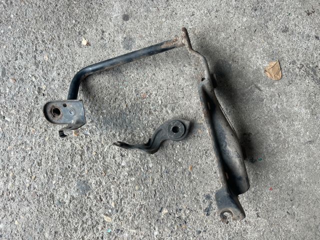 bontott HONDA CR-V Intercooler Tartó