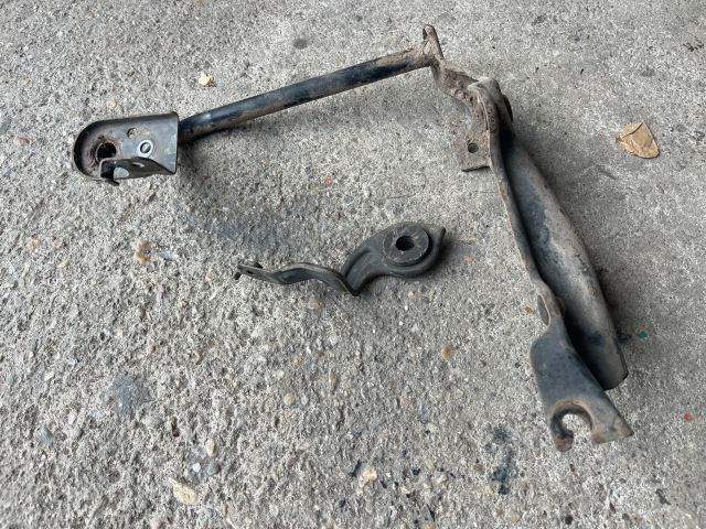 bontott HONDA CR-V Intercooler Tartó